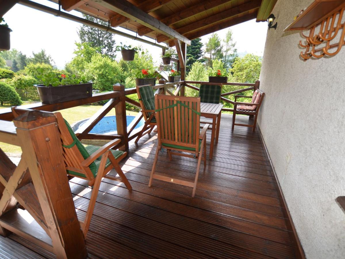 Villa House With The Pool And Fenced Garden à Hnanice  Extérieur photo